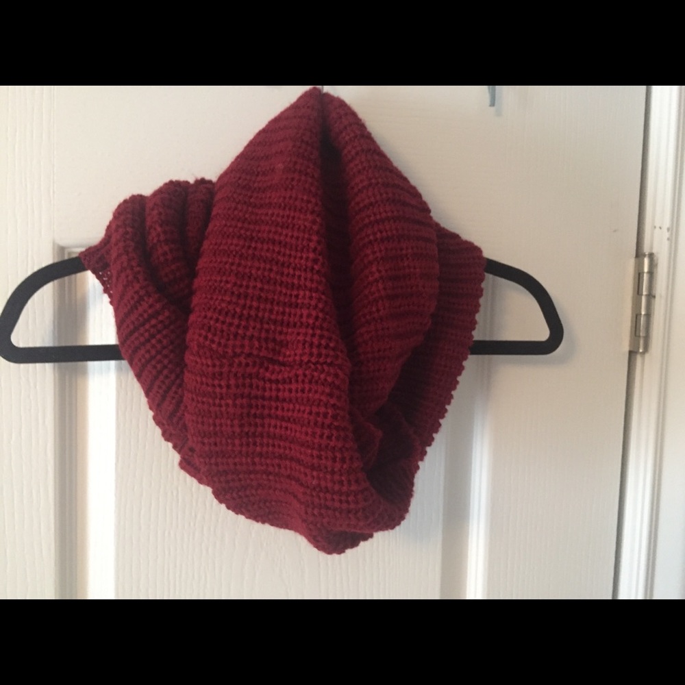 Red infinity scarf